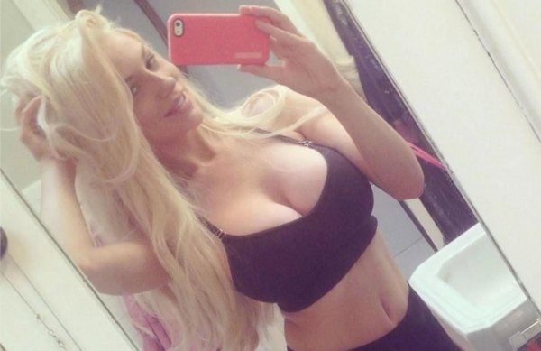 Courtney stodden, Красивая грудь блондинки селфи, Блондинка селфи