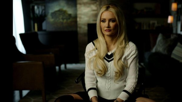 Holly Madison плейбой с соблазнительными формами