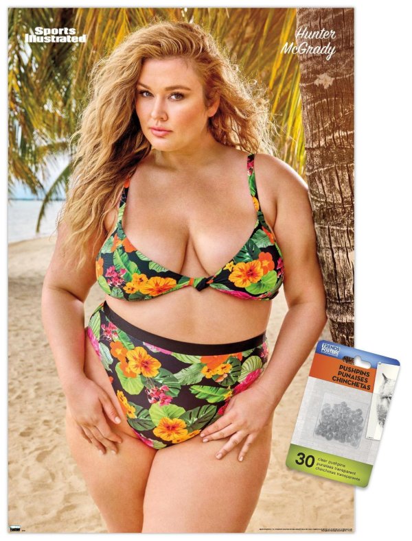 Очаровательная модель Hunter McGrady в стильном купальнике