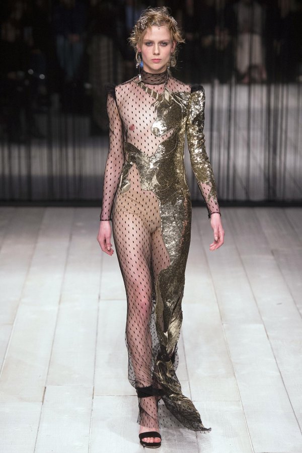 Шикарное платье от Александра Маккуин haute couture
