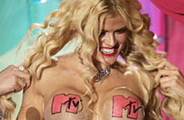 Обнаженная звезда Анна Николь Смит с MTV