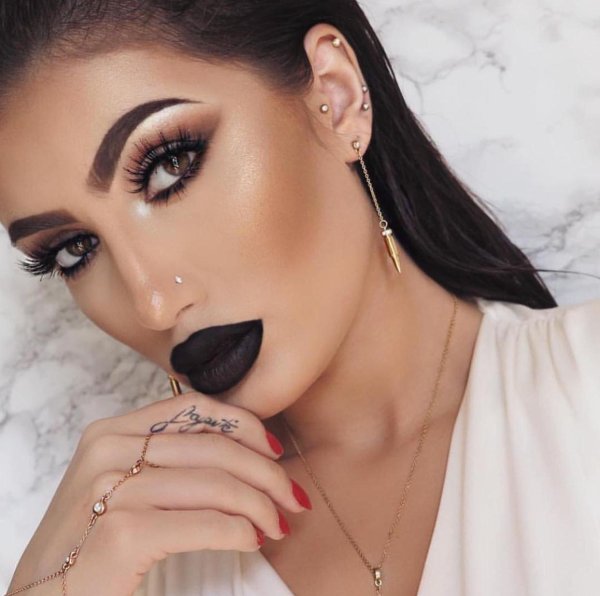 Helly luv makeup, Макияж с черной помадой, Дерзкий макияж