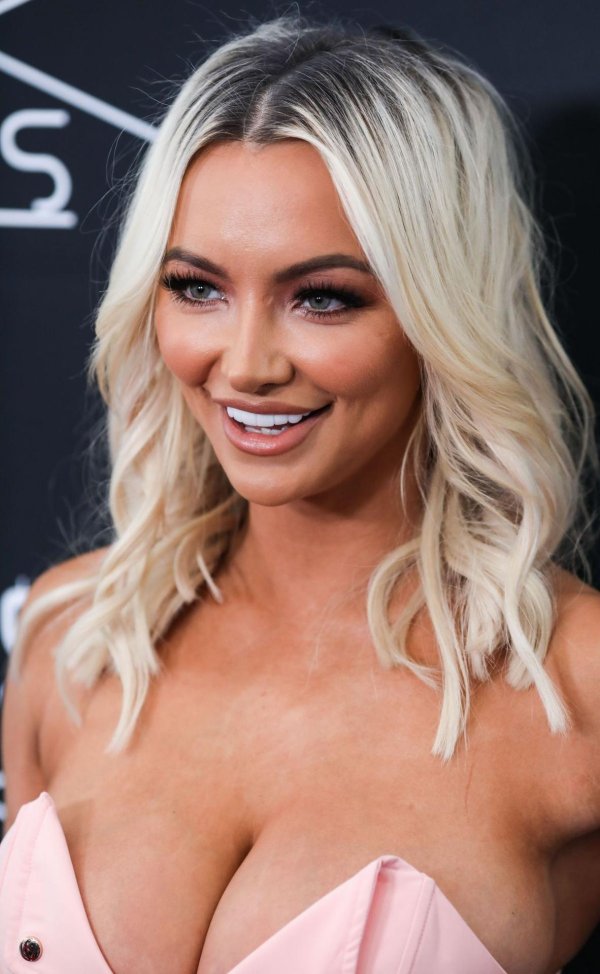 Линдсей пэлас, Линдси пелас lindsey pelas, Линдси пелас