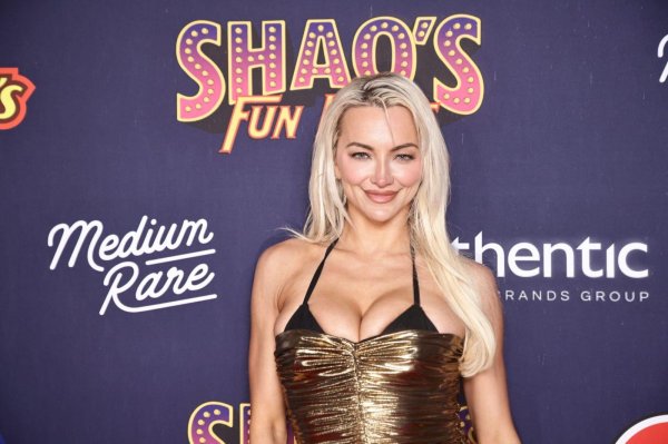 Линдси пелас, Lindsey pelas, Линдси пелас lindsey pelas