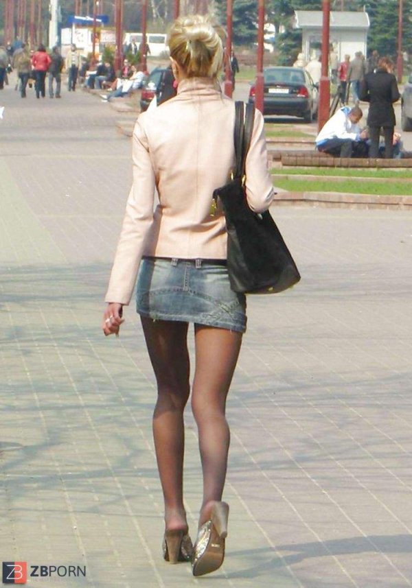 Уличная охота за ножками в колготках