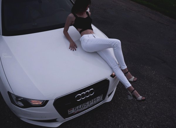 Ауди и девушки, Audi a drive, Белая ауди