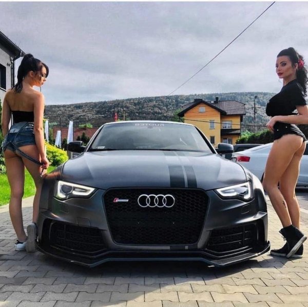 Девушка с автомобилем, Audi rs, Ауди с
