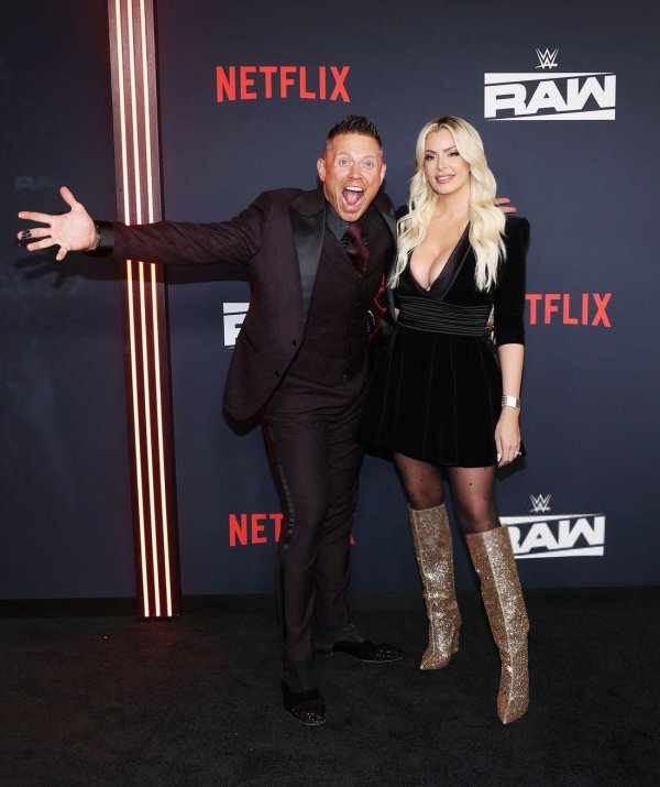 Maryse Mizanin с Джулианной Хаф