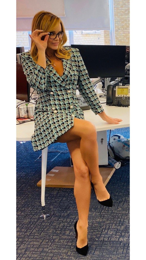 Телеведущая аманда холден, Аманда холден ножки, Amanda holden