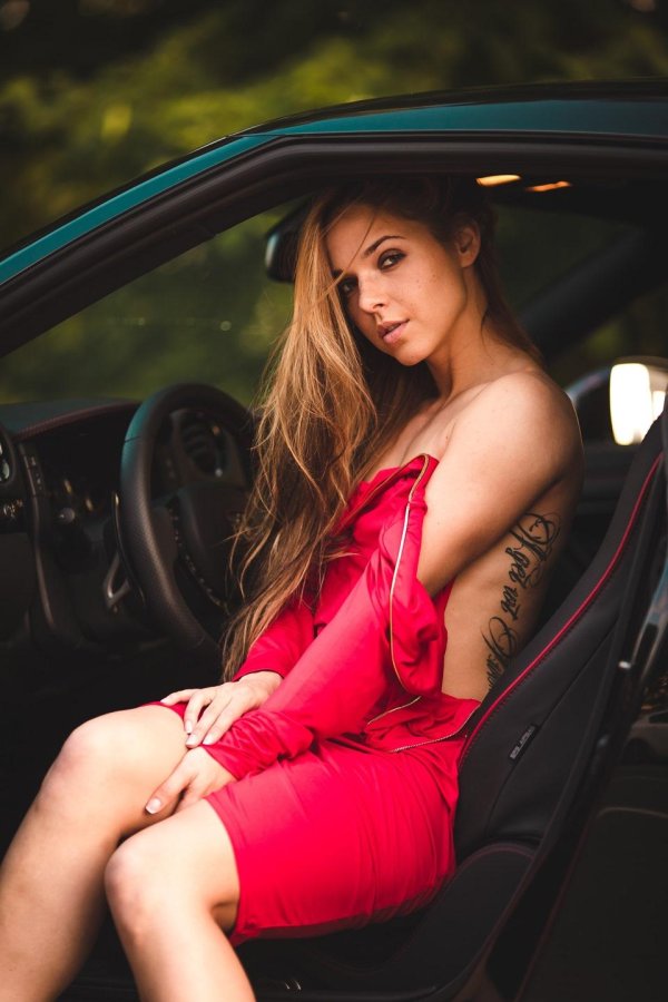 Juli firso nissan, Девушка, Авто девушка