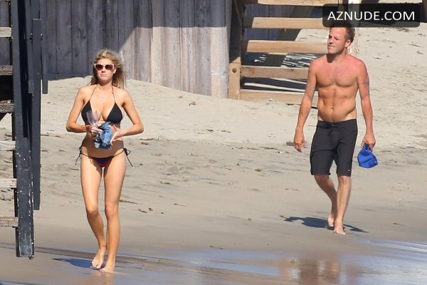 Charlotte mckinney 2015