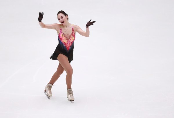 Чемпионка Елизавета Туктамышева побеждает на льду