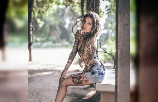 Юлия аверкова тату модель