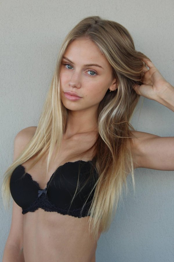 Scarlett leithold