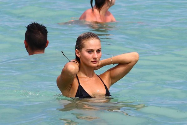 Селена вебер в бикини