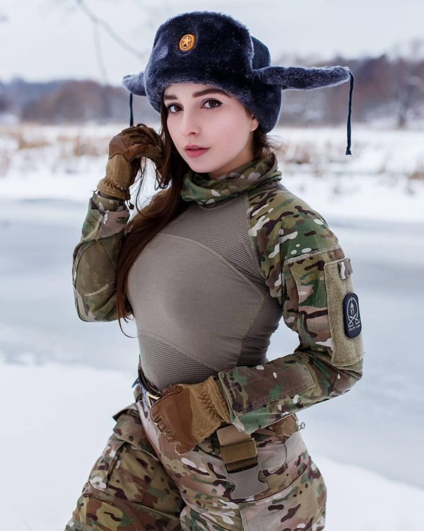 Елена делигиоз в военной форме, Делигиоз елена, Елена делигиоз в военной форме в хорошем качестве