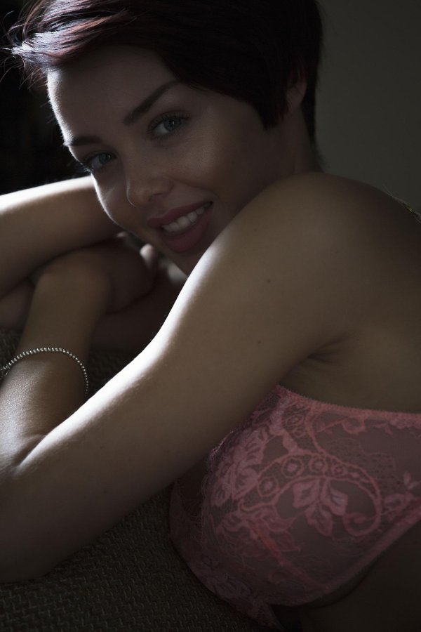 Rosie Robinson голая