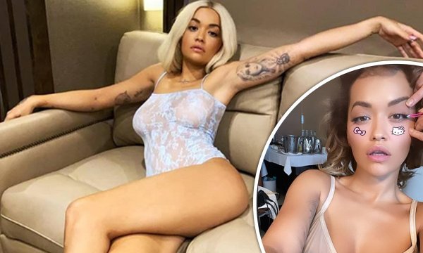 Сексуальная девушка Рита Ора в нижнем белье без одежды