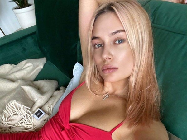 Горячая актриса Наталья Рудова в личных образах
