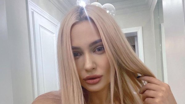 Красавица актриса Наталья Рудова в ярком образе