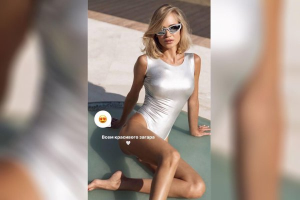 Секси Глюкоза Наталья в соблазнительном купальнике