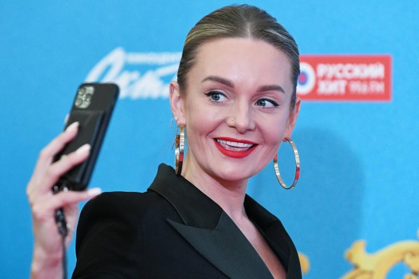Настя Крайнова тутси и Ольга Бузова сияют