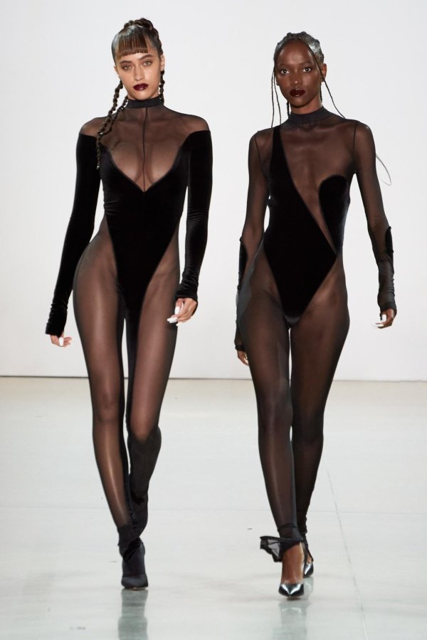 Laquan smith, Velvet catsuit, Модель мода