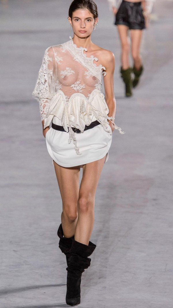 Элегантный образ из показа моды Saint Laurent