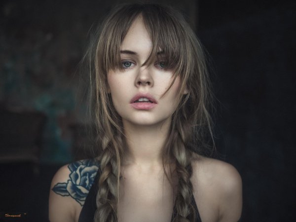 Привлекательная модель Анастасия Щеглова с Шоном Арчером