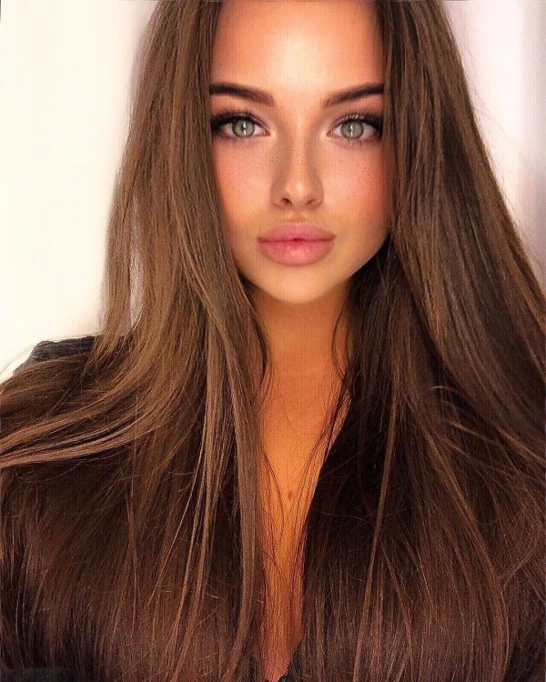 Juuleechkaa, Красива девушка, Цвет волос красивый