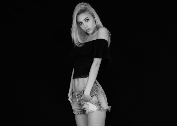 Фотосессия подчеркивает красоту Maria Domark
