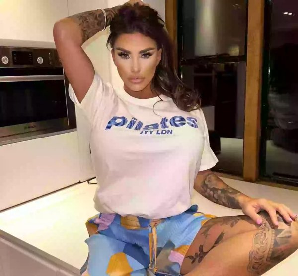 Модель Katie Price в соблазнительных композициях