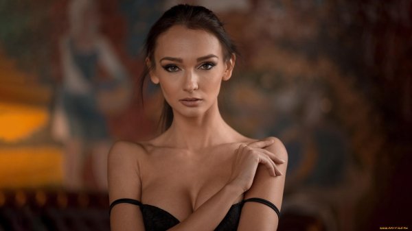 Женщина с