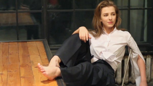 Лиза Арзамасова очаровывает аппетитными формами