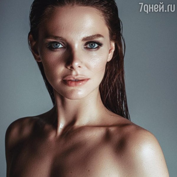 Горячая актриса Елизавета Боярская в соблазнительных позах