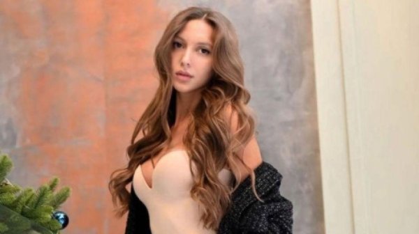 Завораживающая Екатерина Костюнина в эротичном стиле