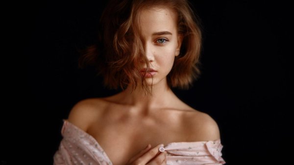 Очаровательная Екатерина Зуева в работах Чернядьева