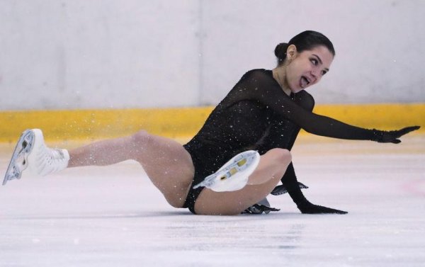 Чемпионка фигуристка Евгения Медведева завораживает мастерством