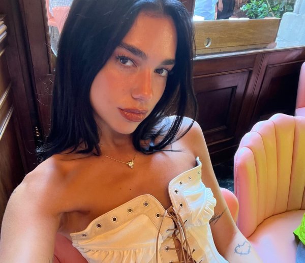 Стильная Dua Lipa с Тревором Ноа