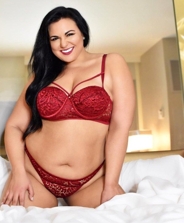 Стефания маллик плюс сайз, Клео фернандес plus size model, Клео фернандес плюс сайз