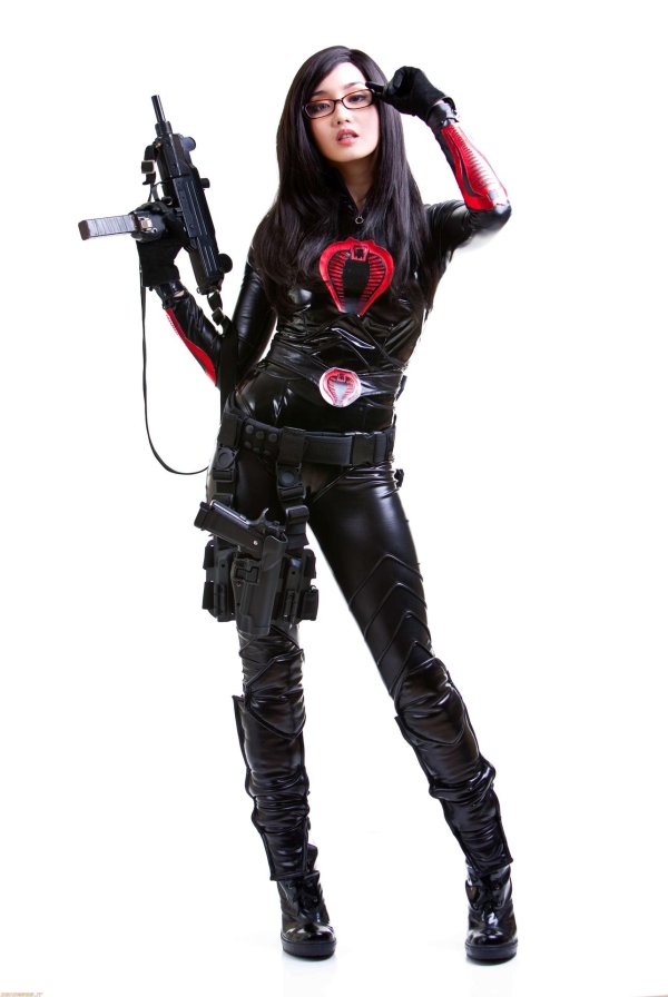 Восхитительная Баронесса покоряет в соблазнительном косплее G.I. Joe