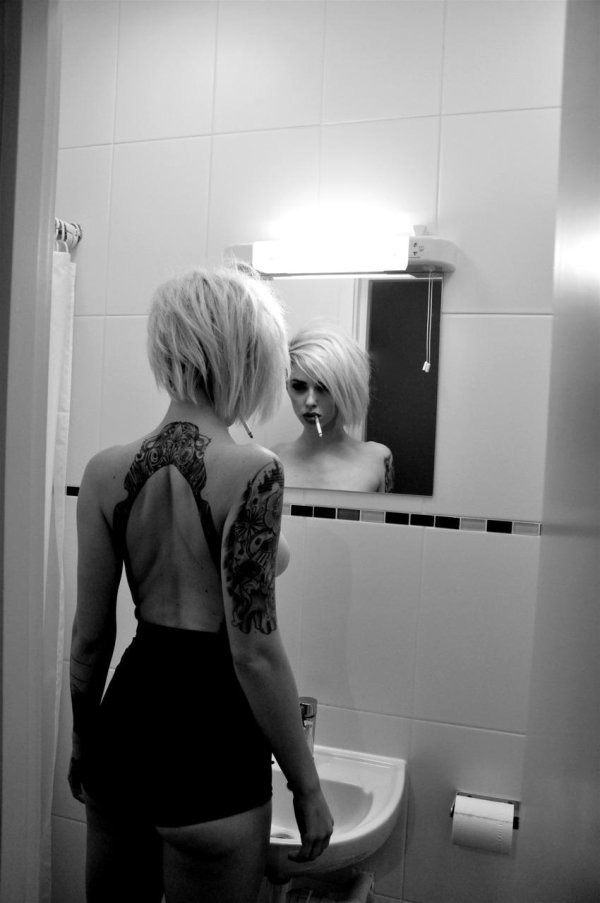 Alysha nett блондинка, Alysha nett с короткой стрижкой, Алиша нетт