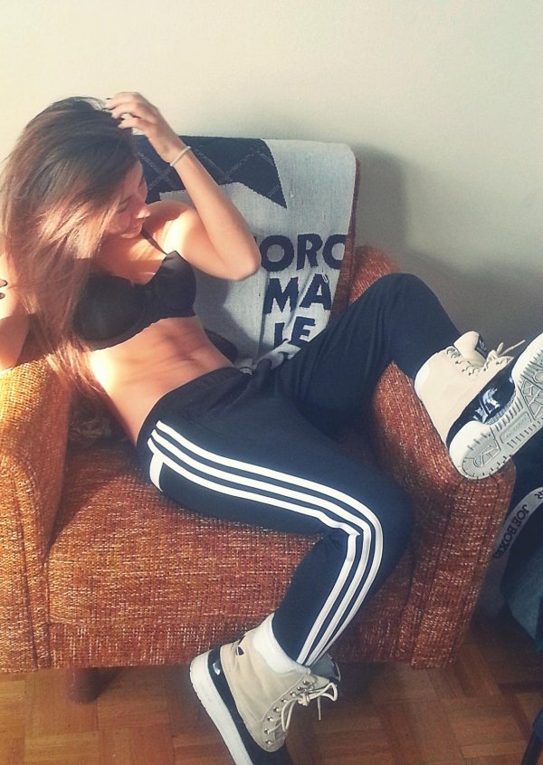 Девушка в адидасе, Adidas girl, Девушка в спортивном костюме
