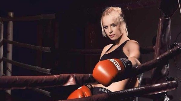 Елена Колесник девушка боец в MMA поединке