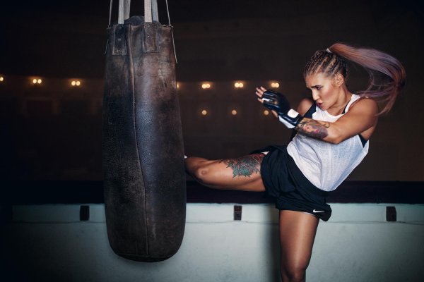 Анастасия Янькова боец в тайском боксе MMA