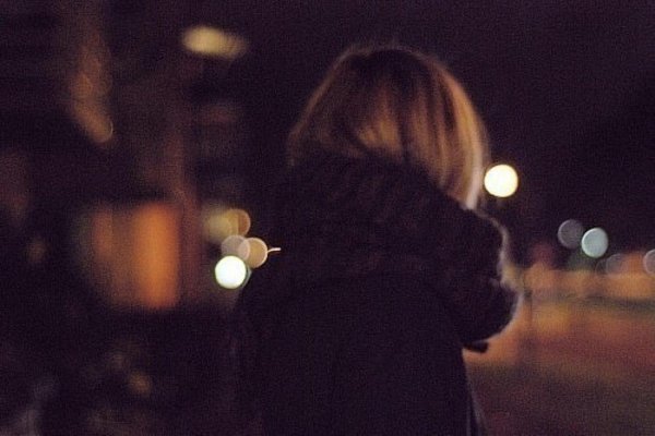 Девушка со спины зимой ночью, Девушка со спины ночью, Девушка ночью без лица