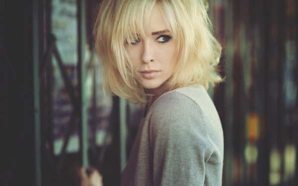 Блондинка с короткими волосами, Alysha nett блондинка, Девушка блондинка с каре