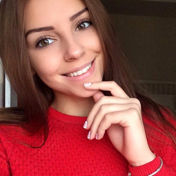 Селфи Галины Дубненко выглядят чертовски соблазнительно