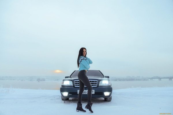 Девушка возле автомобиля зимой, Зимняя фотосессия с машиной, Фотосессия с машиной зимой
