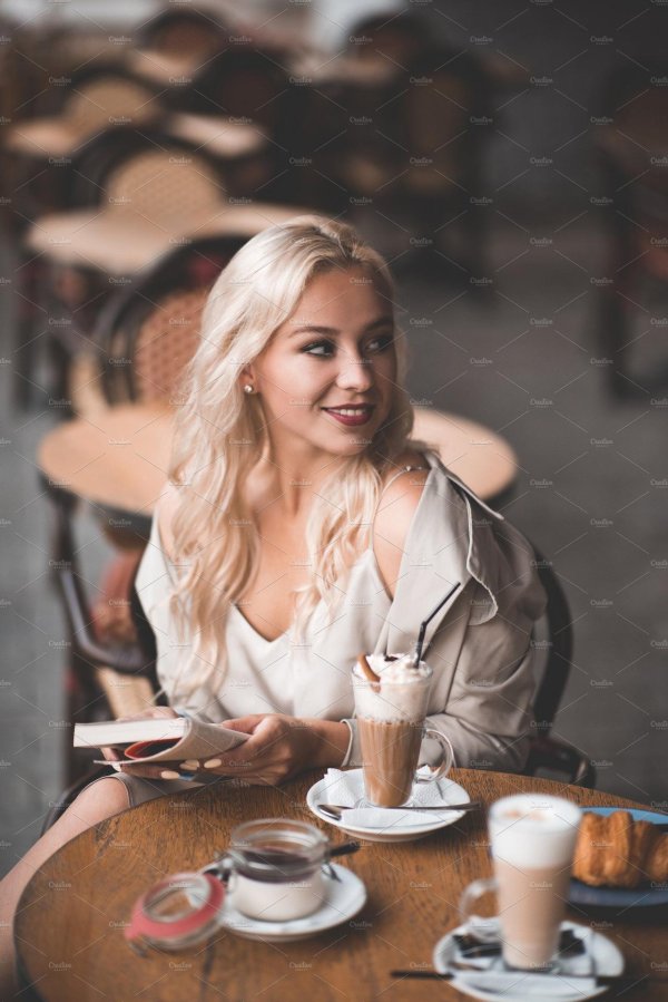 Позы для фотосессии в кофейне, Фотосессия в кафе идеи для девушки, Фотосессия в кафе